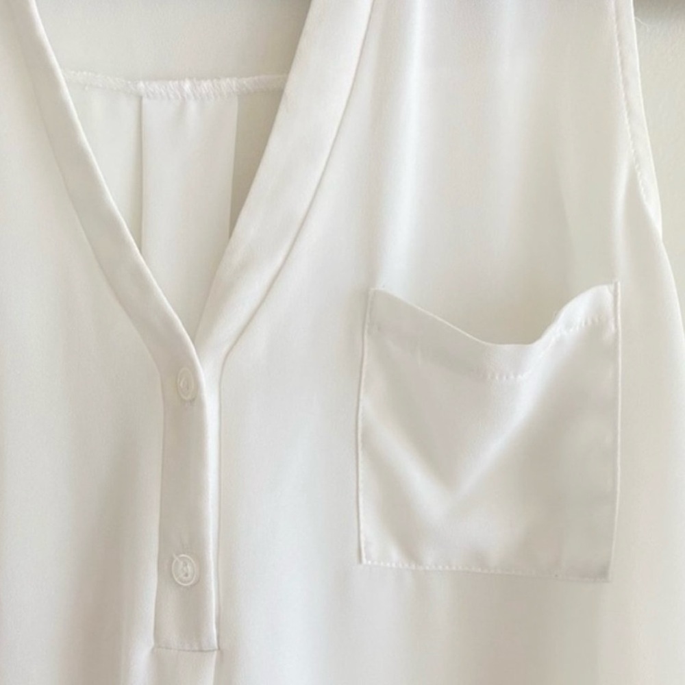 Lush White Tank w/ One-Pocket szS NWOT - Picture 2 of 3